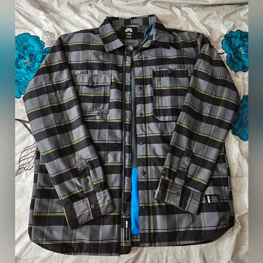Nike SB Aeroloft 800 Men's Snowboarding Flannel Jacket size Large